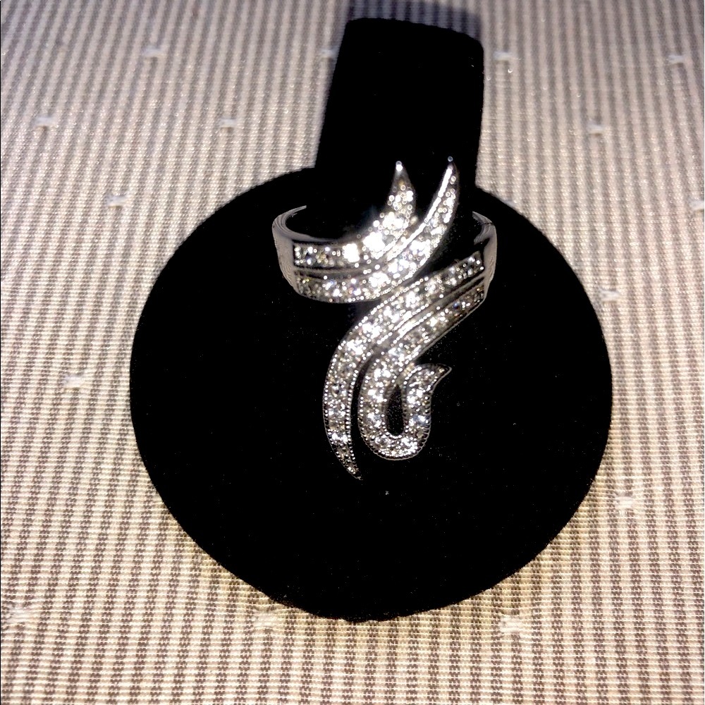 Costume jewelry by Park lane.
